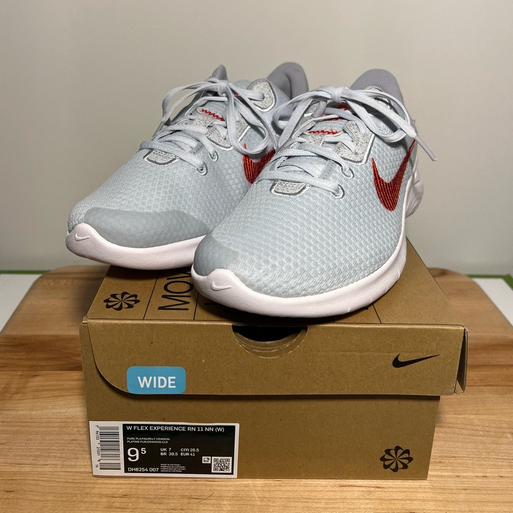 NIB Nike Experience Run 11, Women’s Size 9.5 WIDE, Road Running Shoes,